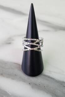 ANILLO ENTRELAZADO CON STRASS - 