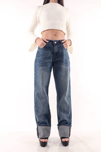 Jeans recto matizado con bigotes ruedo rebatido - 