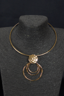 COLLAR RIGIDO CON DIJE TRES CIRCULOS  - 