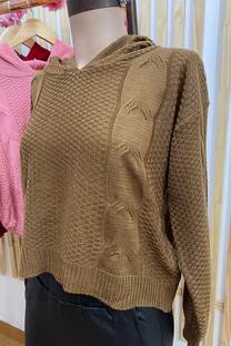 SWEATER PUPERO TRENZADO CON CAPUCHA - 