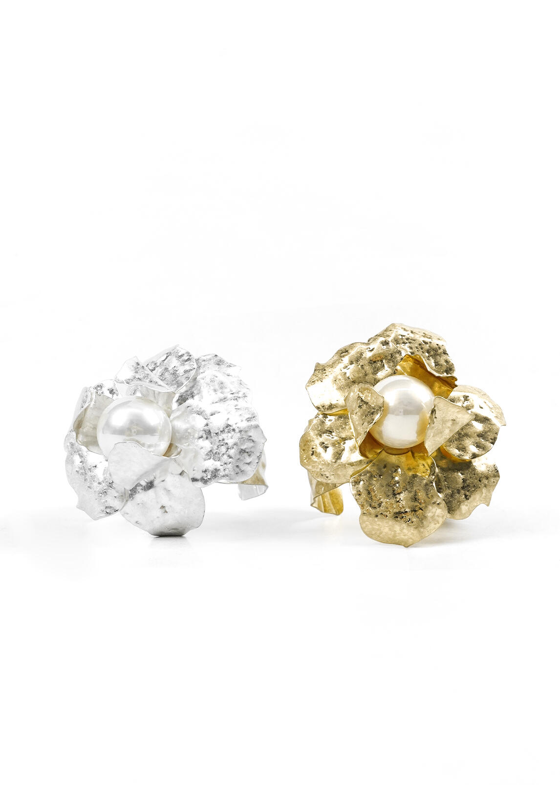 Imagen carrousel BRAZALETE MAXI FLOR CON PERLA 2