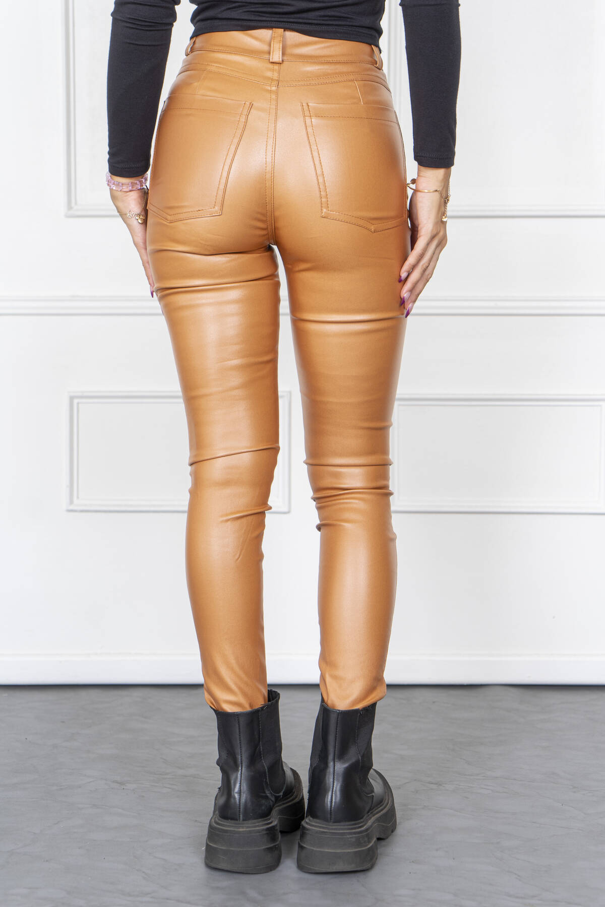 Imagen carrousel pantalon zara  4