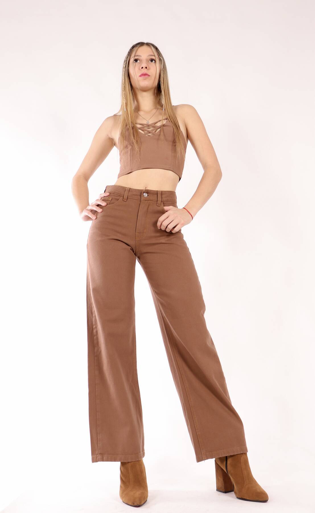 Imagen carrousel Wide leg rígido chocolate ruedo normal 4