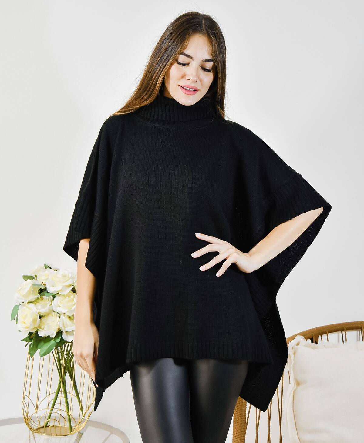 Imagen carrousel PONCHO ACRILICO CON CUELLO Y BOTON 7