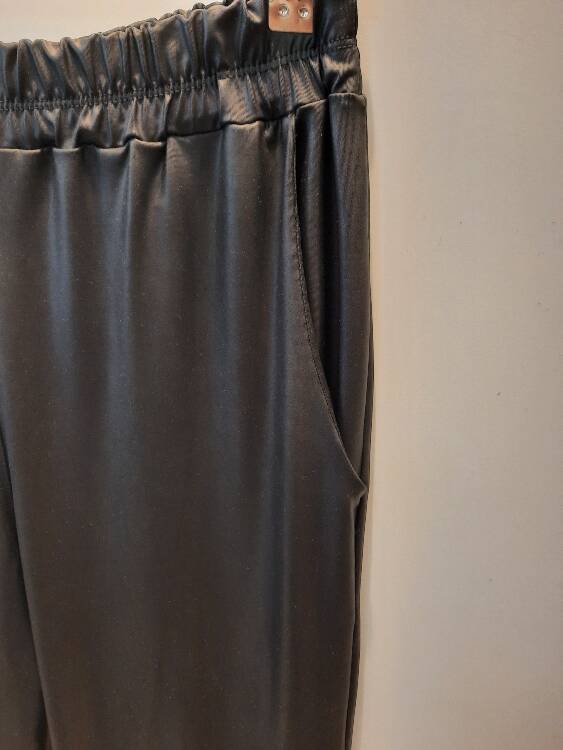 Imagen carrousel P0051 Pantalon Engomado con Puño Frunce 1