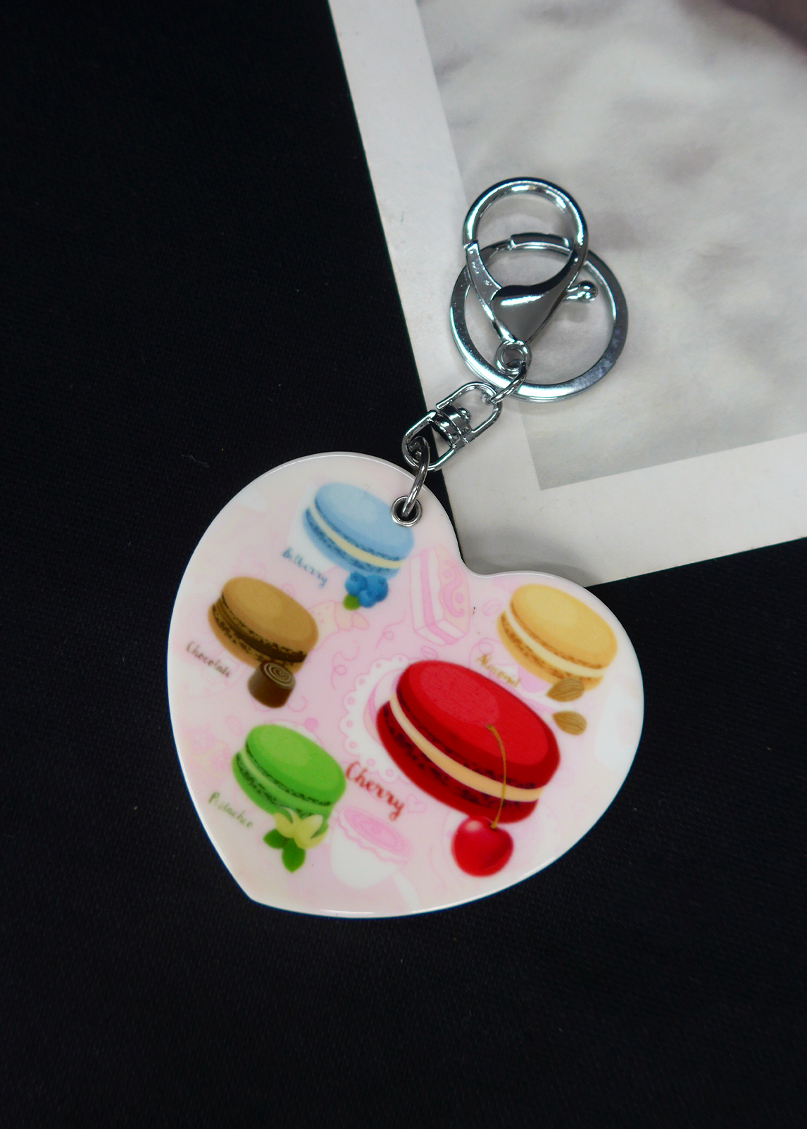 Imagen carrousel LLAVERO ESPEJO CORAZON MACARON 2