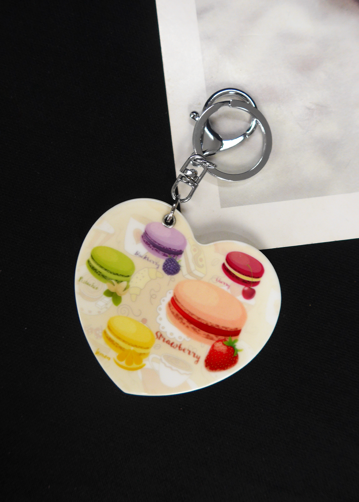 Imagen carrousel LLAVERO ESPEJO CORAZON MACARON 3